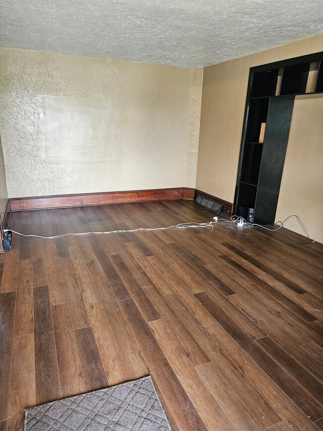Photo - 227 Courtland St