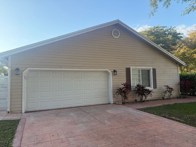 Photo - 14912 SW 143rd Ct