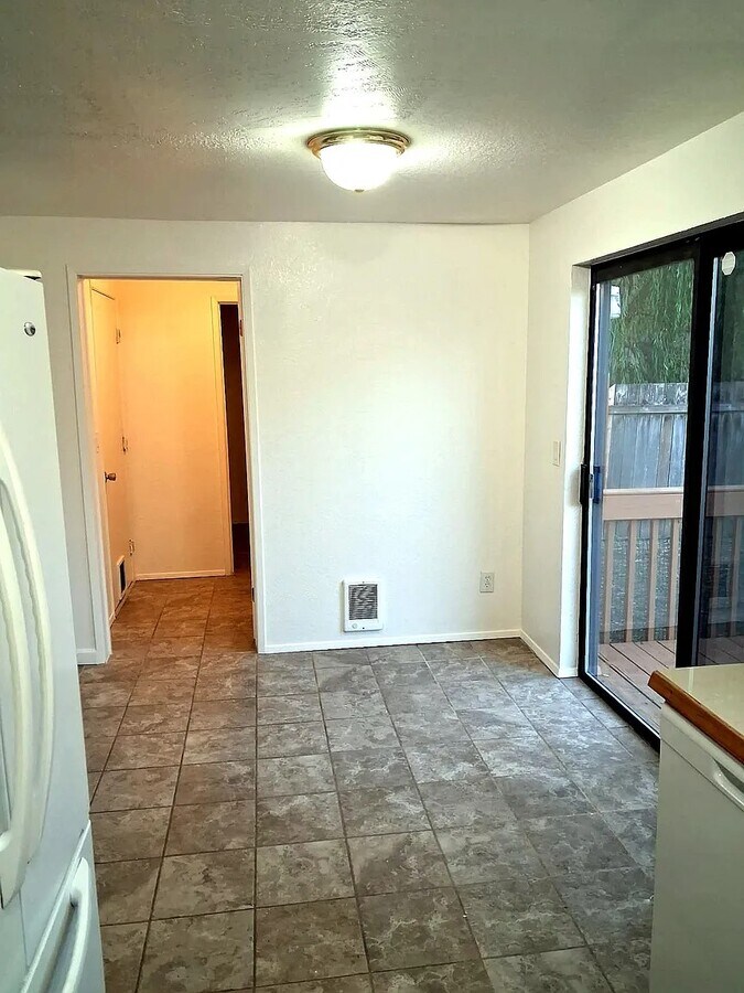 Photo - 10425 Holly Dr