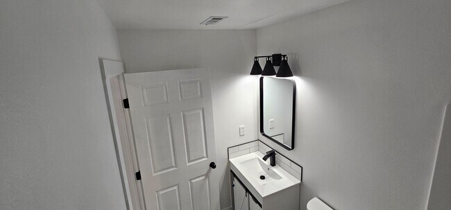 Photo - 1513 N Springfield St