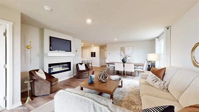 1242 NW Williamsburg Ln