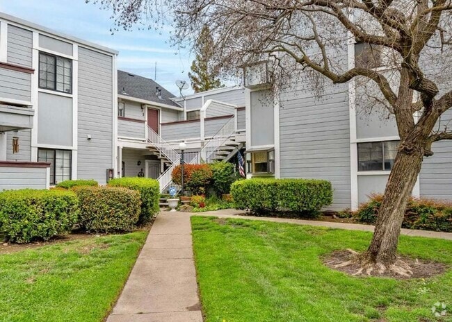 Building Photo - 2 Bedroom 2 Bathroom Condo in Citrus Heights