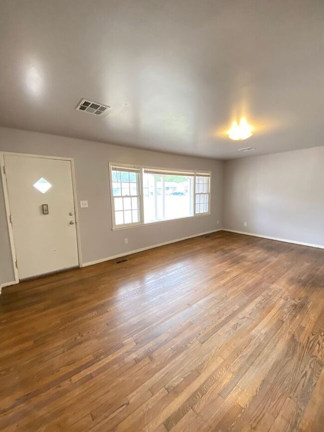 Photo - Cute 2 Bed 1 Bath in The Village