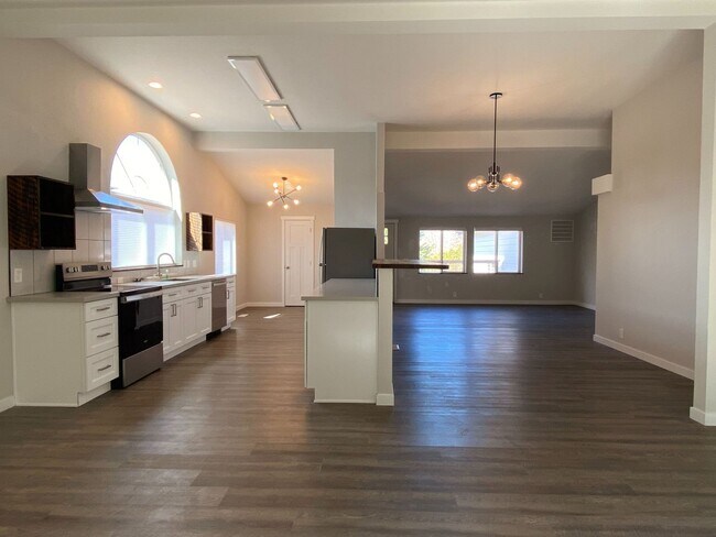 Photo - Beautifully Remodeled in Cascade Locks