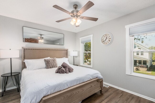 Building Photo - 958-976-976 S Champion Ave