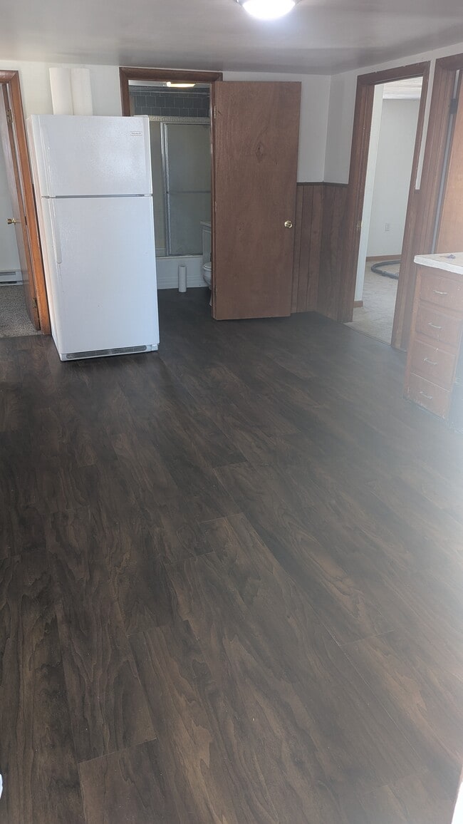 Building Photo - 24 Mechanic St Unit B