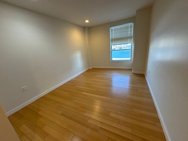 Photo - 595 Albany St Unidad 302