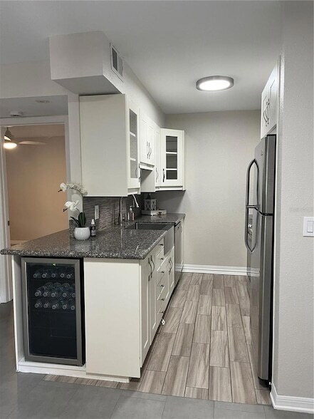 Photo - 528 Golden Raintree Pl
