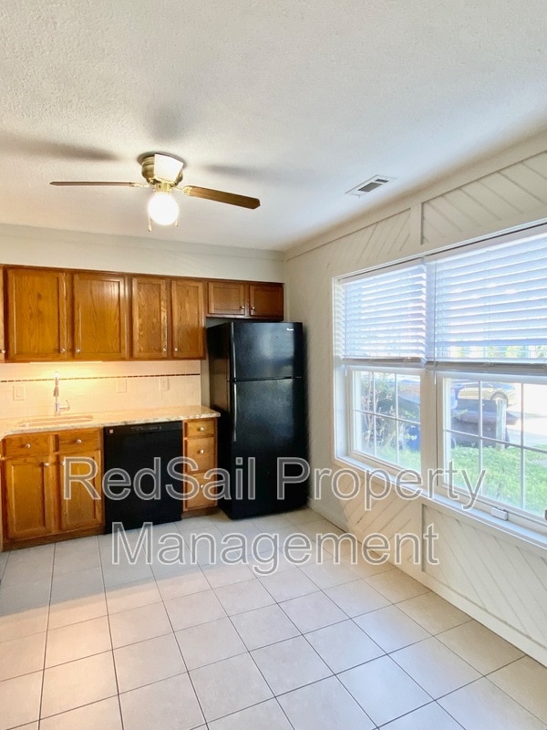 Photo - 1114 Clear Springs Rd