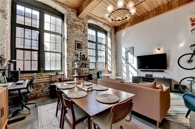 Photo - 170 Boulevard SE Unidad H316