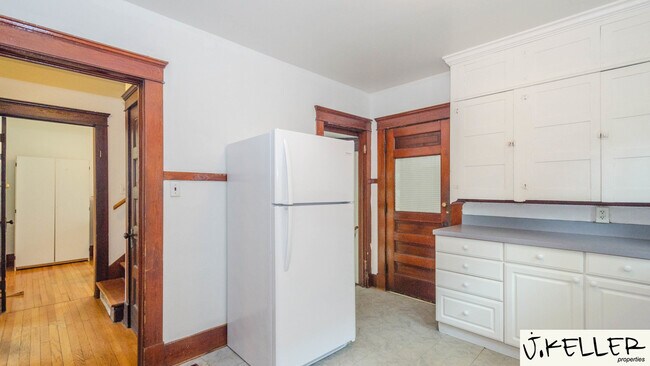 Photo - 931 Dewey Ave