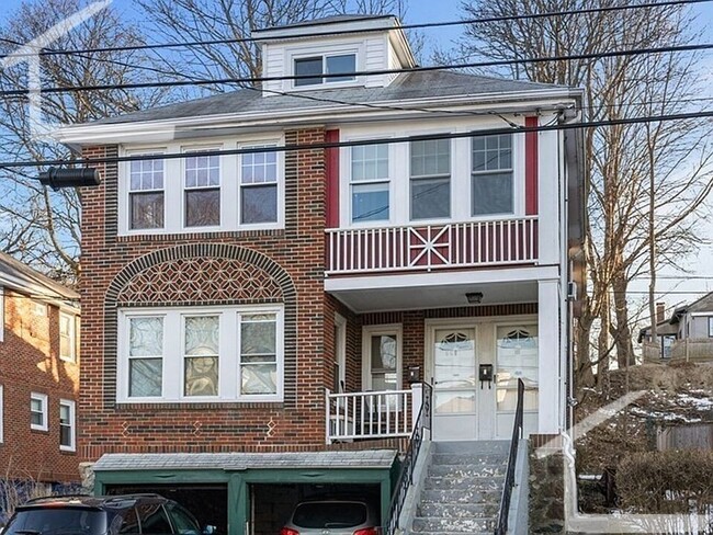 Building Photo - 86 Colborne Rd Unit 2 Rental