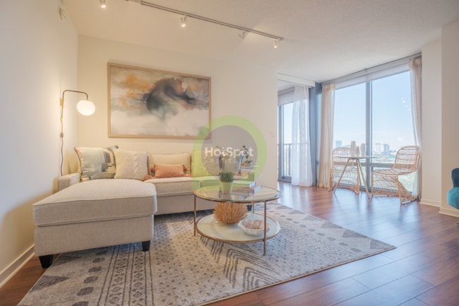 Photo - 501 N Kingsbury St