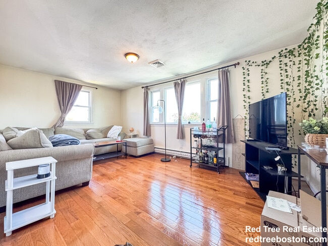 Photo - 74 Dunboy St Apartments Unit 2