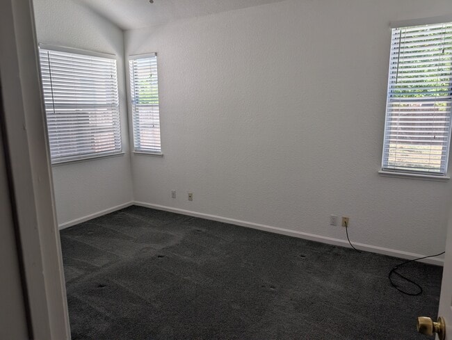 Photo - 1750 Lilly Ct