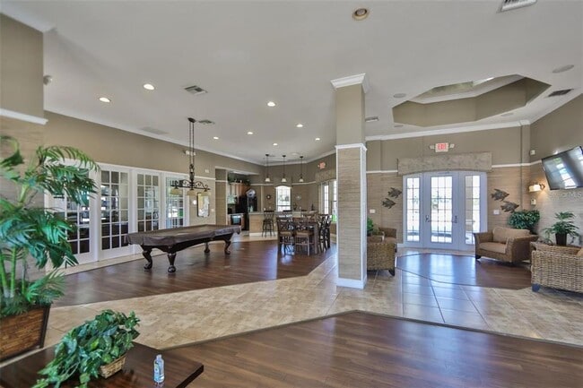 Photo - 7001 Interbay Blvd