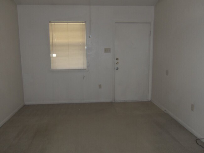 Photo - 306 S 5th St Unidad A