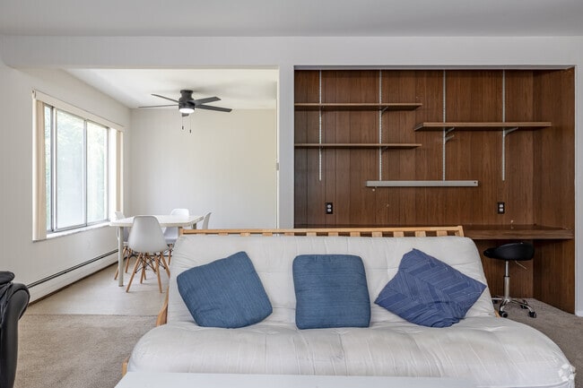 2BR, 1BA - 800SF - Living Room