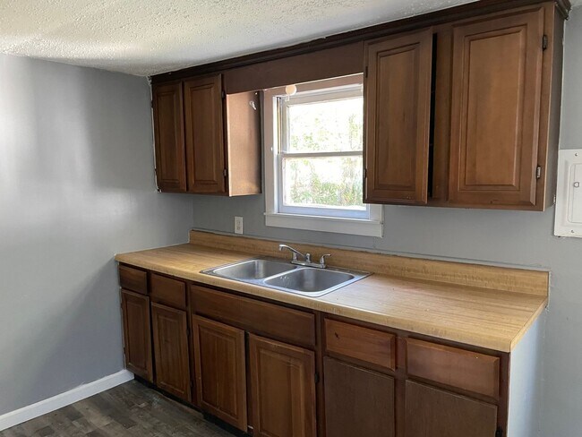 Photo - Darling one bedroom, one bath home!