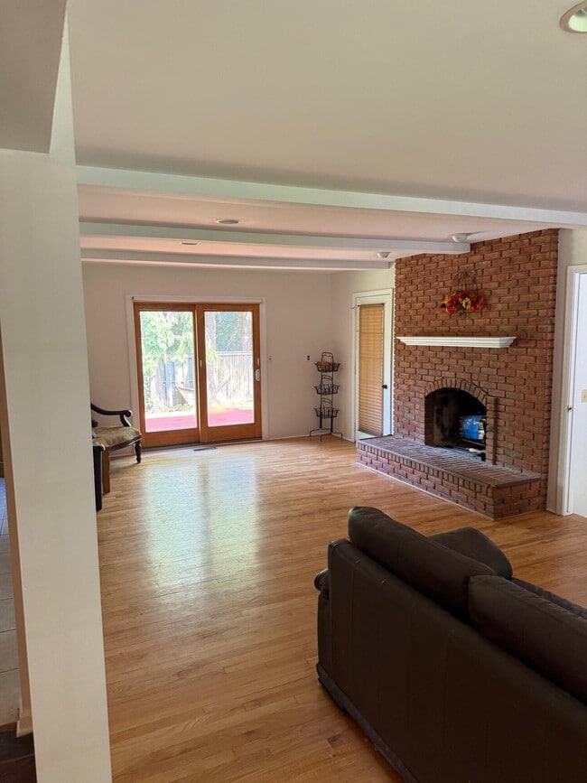 Photo - 3925 Waldenwood Dr