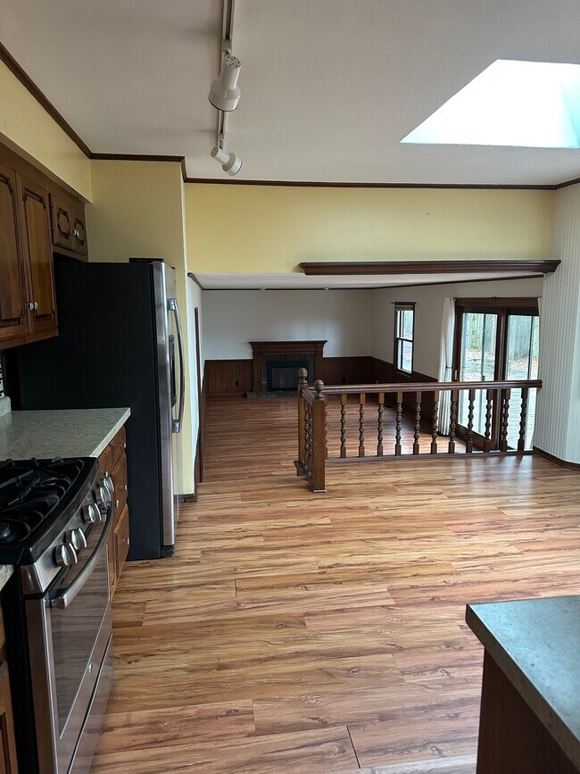 Photo - 776 Meadowbrook Ave