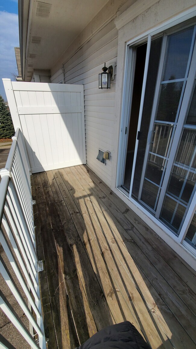 5200 Addington Dr Condo Condo for Rent in Commerce Township, MI