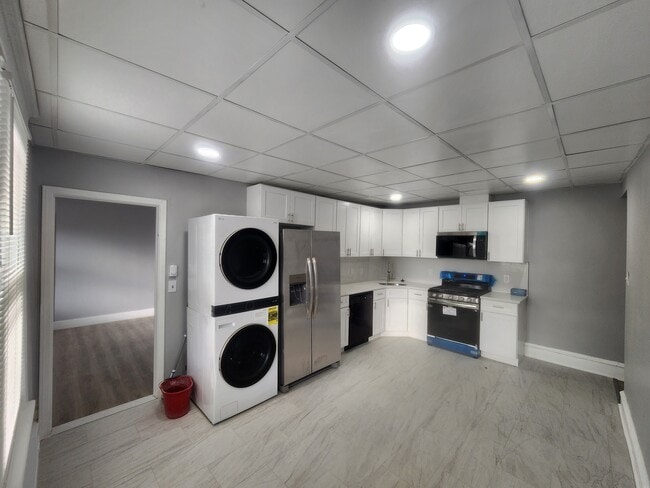 Photo - 247 W Duncannon Ave