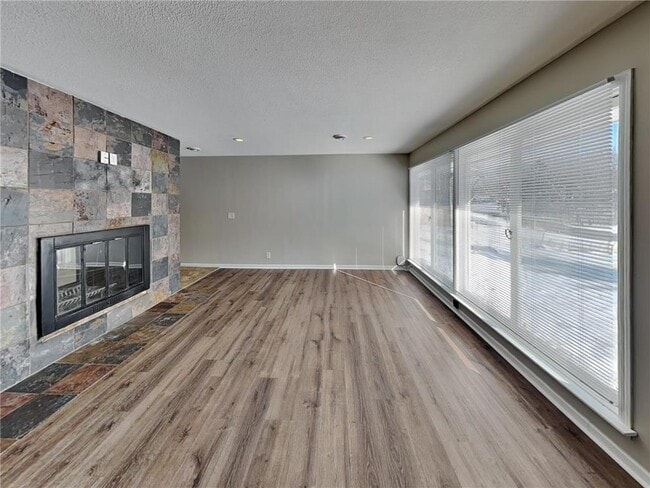 Photo - 13516 Grand Ave