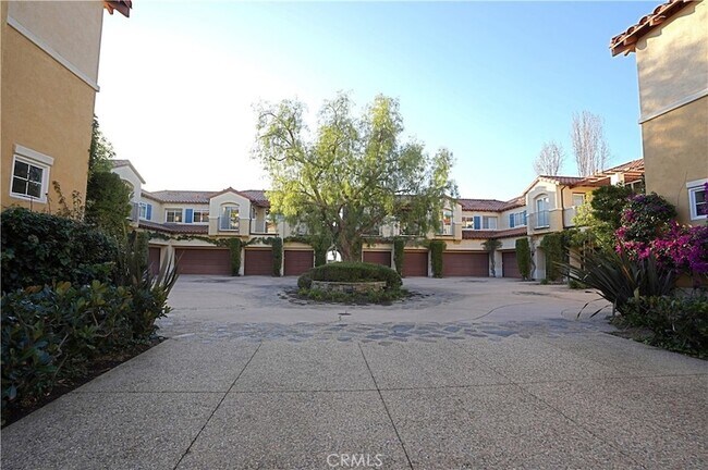 16 Savona Ct
