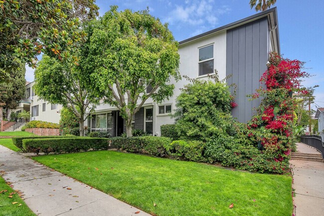 Photo - Designer unit in West Hollywood! Unit 103