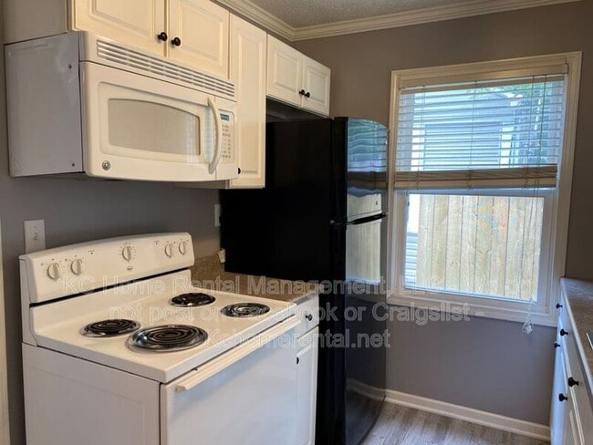 Photo - 704 NE 45th Terrace