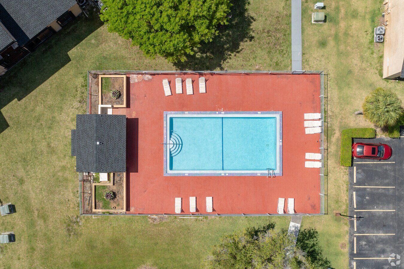 Photo - Lynbrook Courts Condominiums