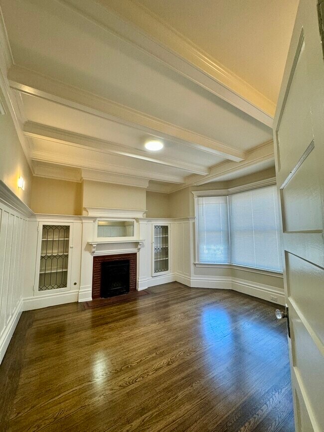 Photo - Renovated FLAT w/ laundry in the HEART of ...