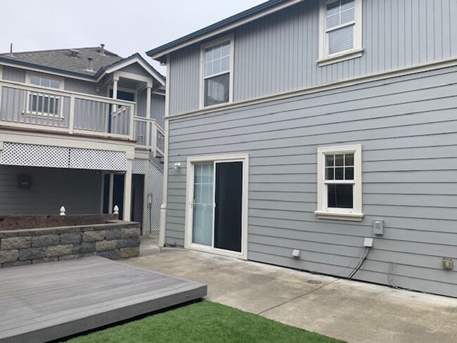 Photo - ~4 Bedroom 2.5 Bath House ~ Includes Water & has Solar ~ Huge Savings on Utilities ~