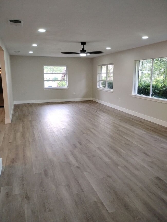 Photo - Upgraded 4 Bedroom in Deland - Available Now!