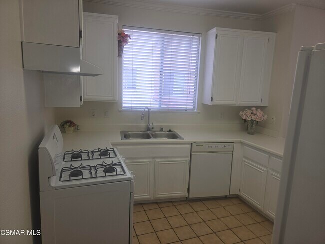 Photo - 13901 Olive View Ln