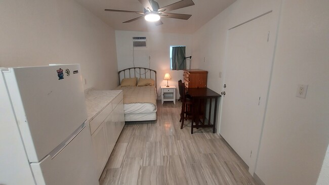 Photo - 1812 N 68th Dr Unidad 1