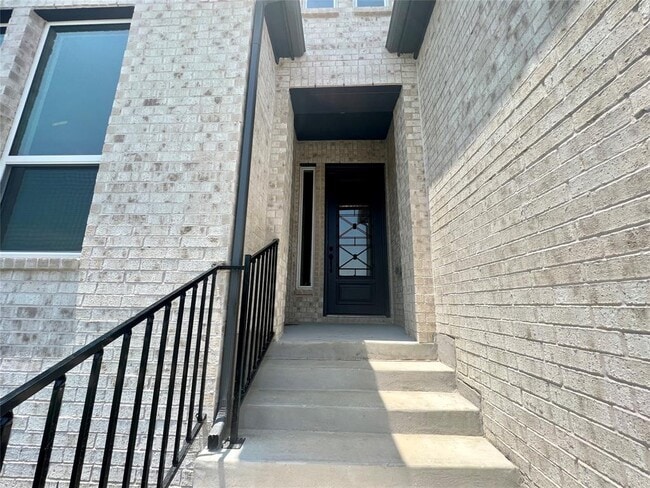 Photo - 308 Terra Mnr Trl