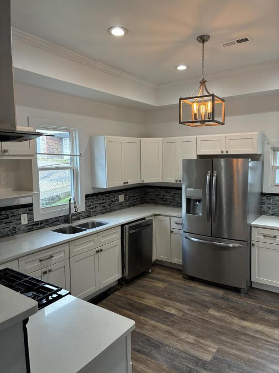 Building Photo - 720 Mary St