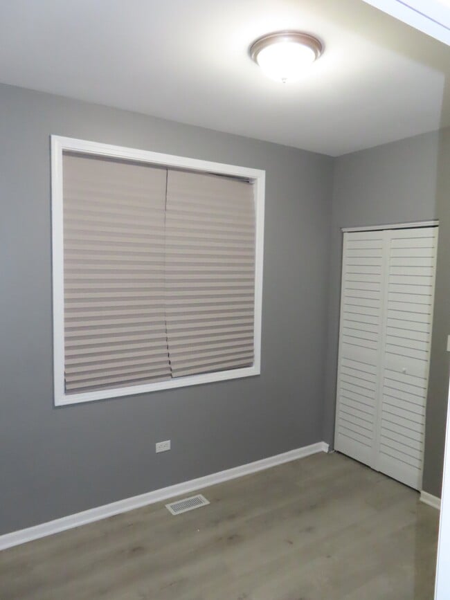 Photo - 951 W 51st St Unit 1