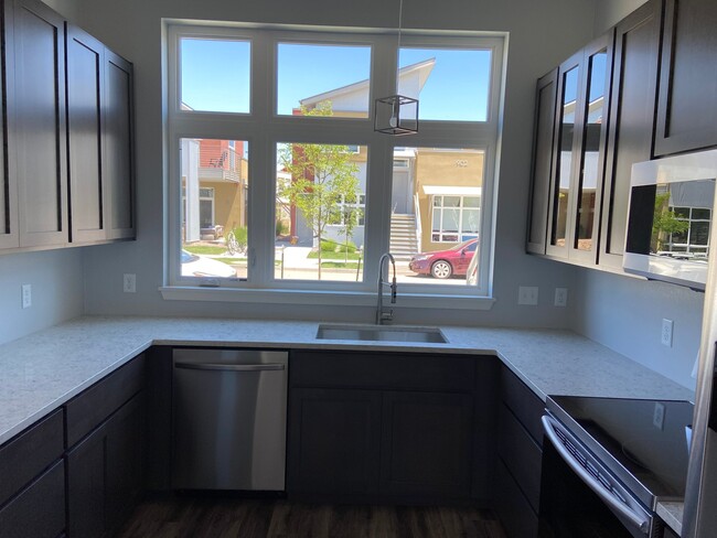 Photo - 909 Blondel St Unit 103