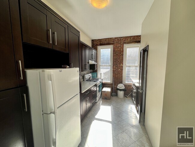 52 Main St, Yonkers, NY 10701 - 52 Main St, Yonkers, NY 10701 Apartment Unit 2