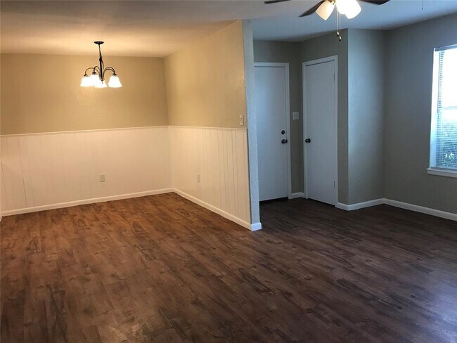 Photo - 926 N Judge Ely Blvd