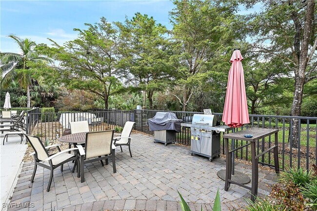 Building Photo - 7832 Hawthorne Dr Unit 1901 Rental