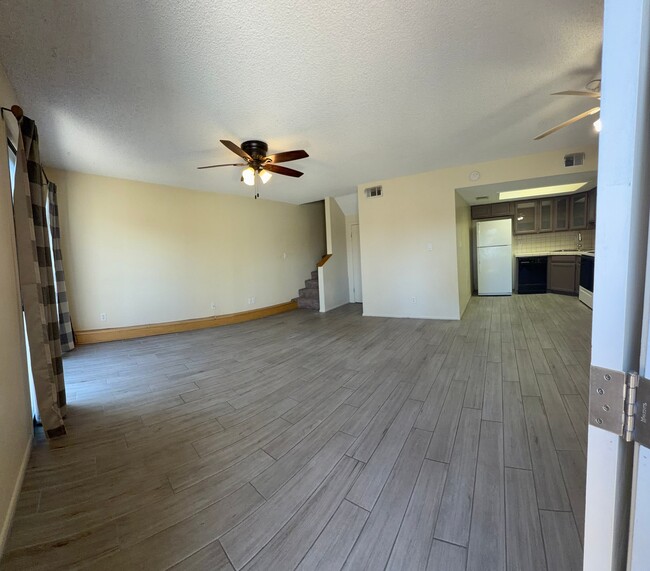 Photo - 2040 S Longmore