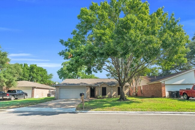 Building Photo - 5306 Town Park Blvd Rental