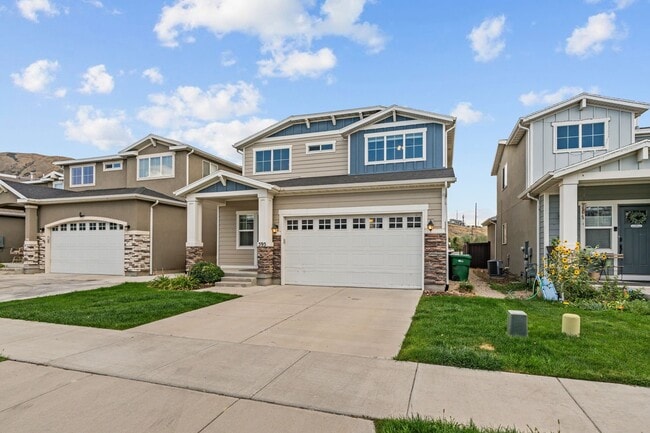 Photo - 595 Koins Way
