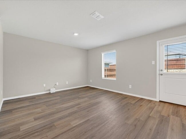 Photo - 5568 Corduroy Rd