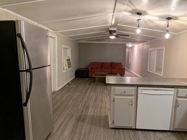 Photo - 158 W Taylor