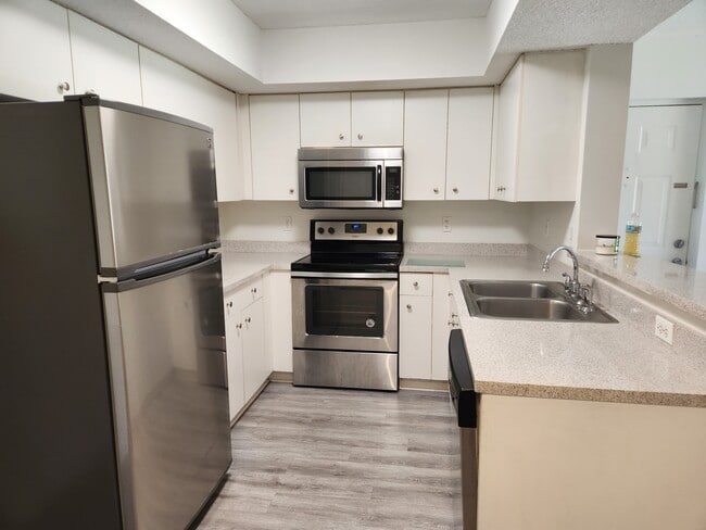 Photo - 5590 NW 61st St Unit 808